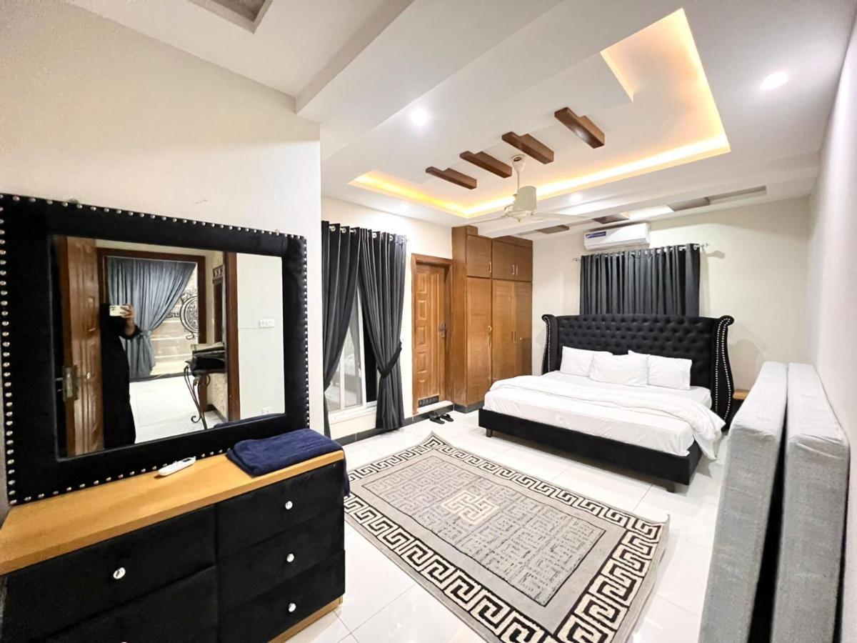 Luxury Apartment Rentals Islamabad Exterior photo