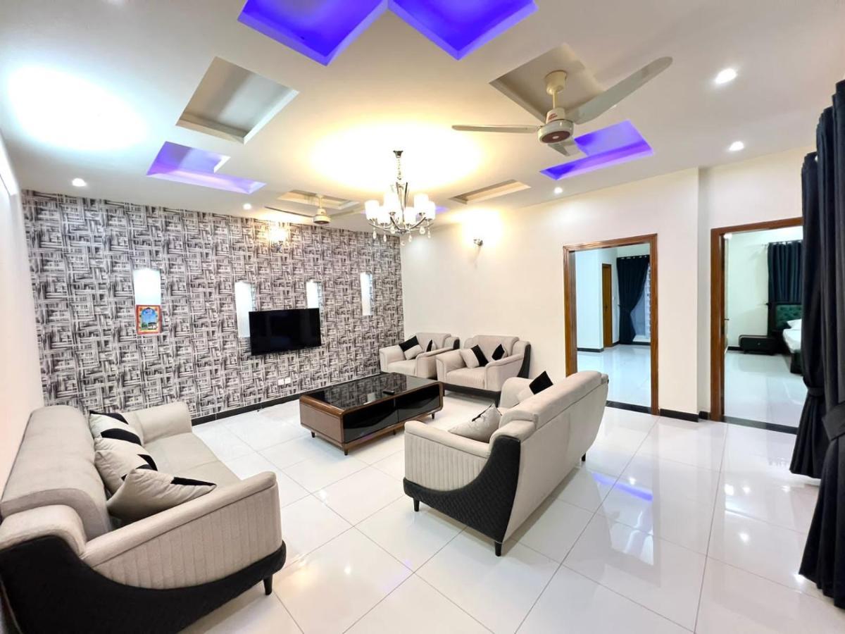 Luxury Apartment Rentals Islamabad Exterior photo