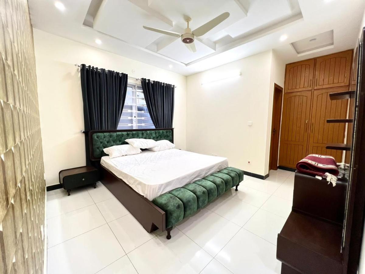 Luxury Apartment Rentals Islamabad Exterior photo