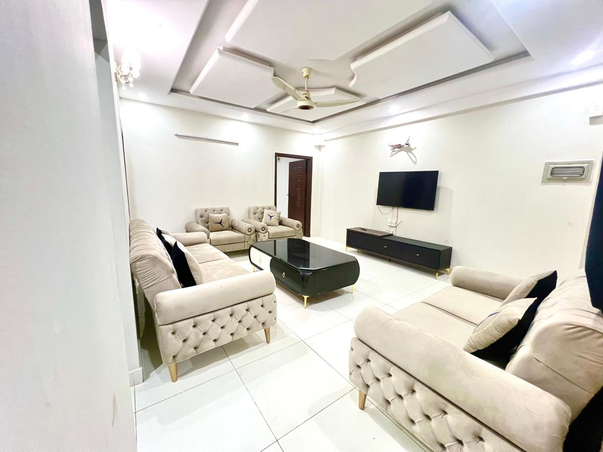 Luxury Apartment Rentals Islamabad Exterior photo